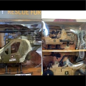 US ARMY Three soldiers three rescue vehicles